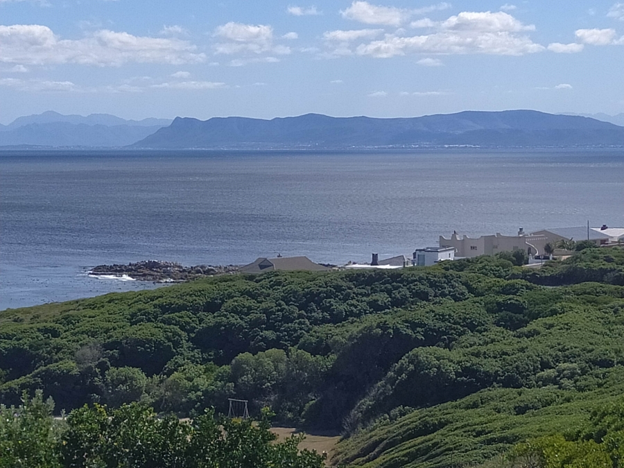 6 Bedroom Property for Sale in De Kelders Western Cape